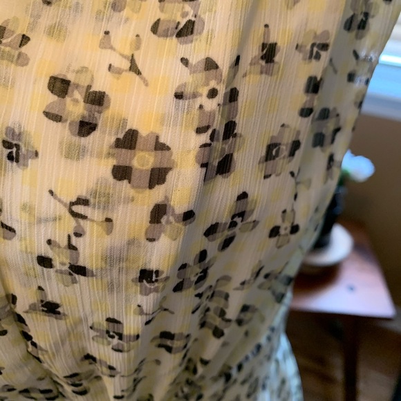 Sleeveless flower dress - Picture 3 of 12